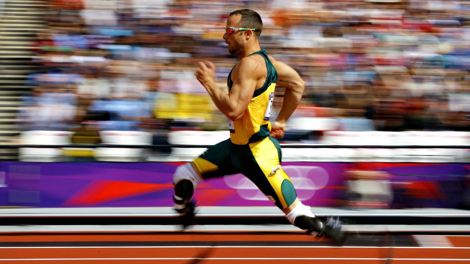 世界田径:肯尼亚运动员屡破纪录,赛场震撼!,肯尼亚短跑运动员